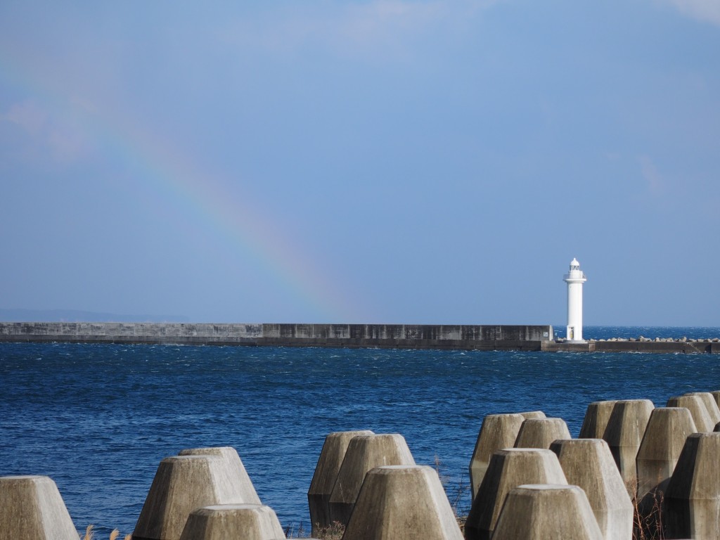 虹と灯台